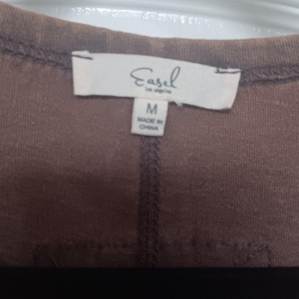Easel Brown Graphic Short Sleeve Tee - Picture 5 of 5